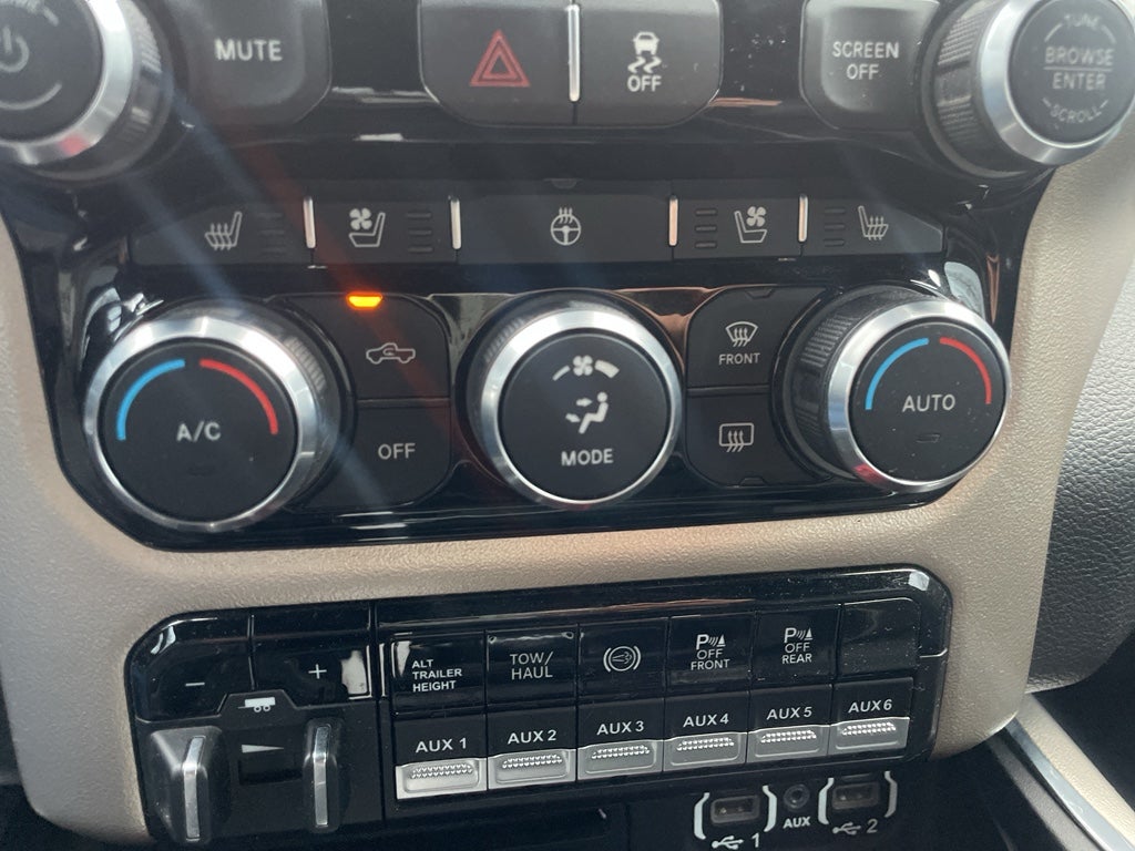 2019 RAM 3500 Laramie Crew Cab 4x4 8' Box