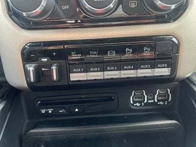 2019 RAM 3500 Laramie Crew Cab 4x4 8' Box