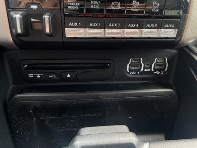 2019 RAM 3500 Laramie Crew Cab 4x4 8' Box