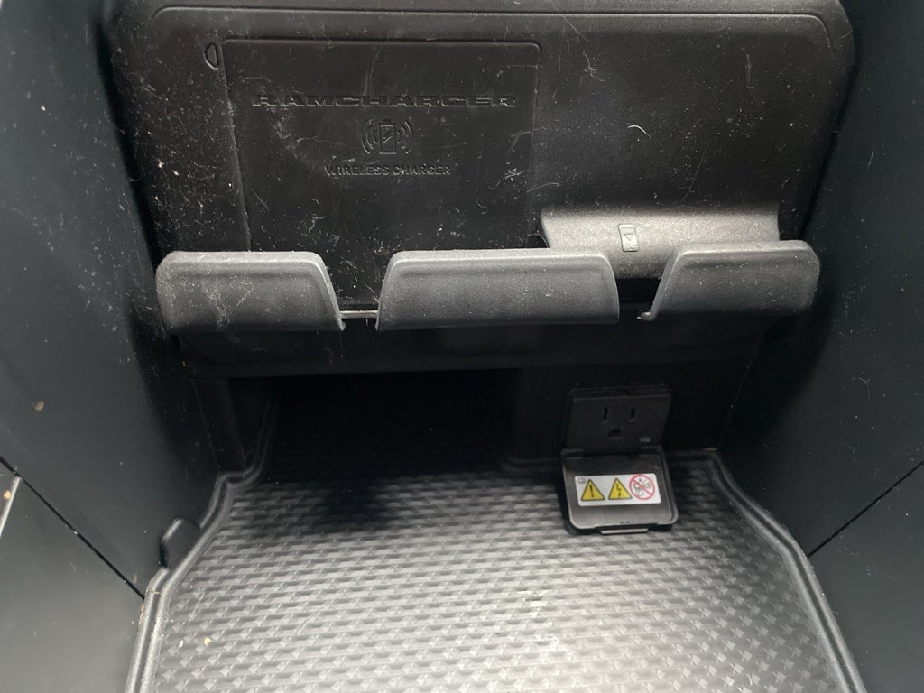 2019 RAM 3500 Laramie Crew Cab 4x4 8' Box