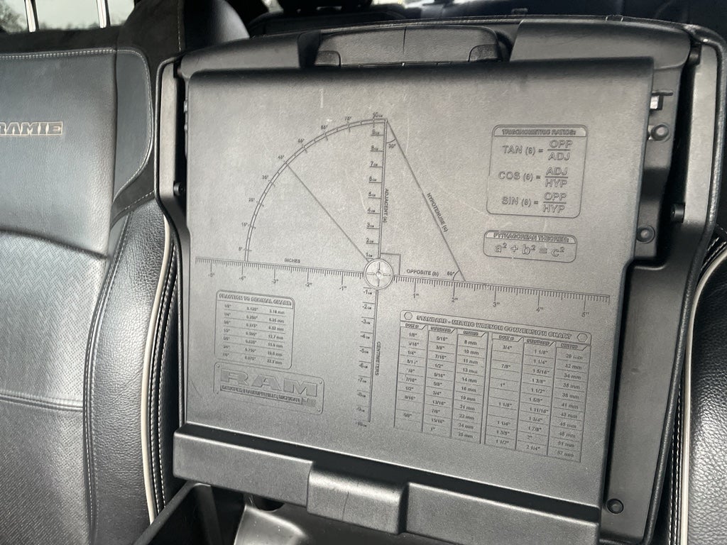 2019 RAM 3500 Laramie Crew Cab 4x4 8' Box