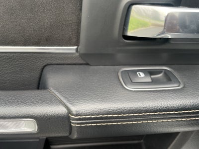 2019 RAM 3500 Laramie Crew Cab 4x4 8' Box