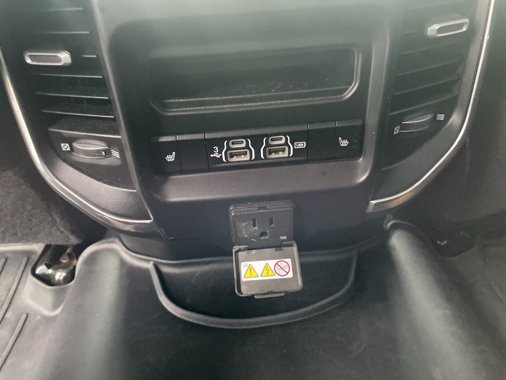 2019 RAM 3500 Laramie Crew Cab 4x4 8' Box