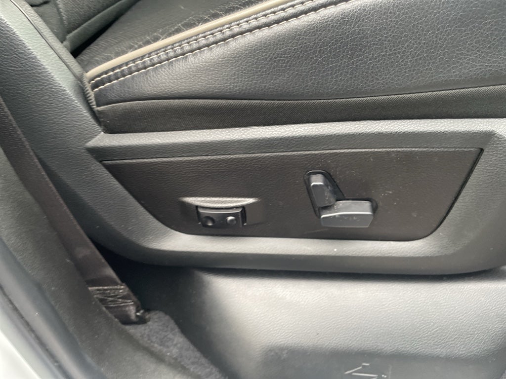 2019 RAM 3500 Laramie Crew Cab 4x4 8' Box