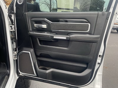 2019 RAM 3500 Laramie Crew Cab 4x4 8' Box