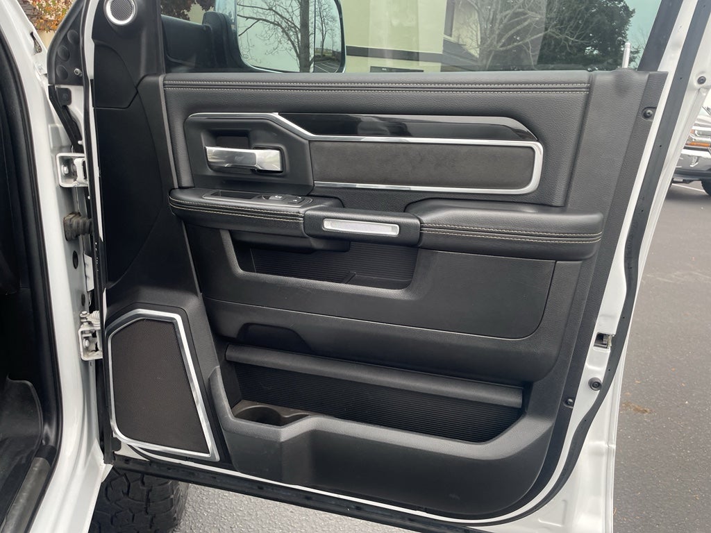 2019 RAM 3500 Laramie Crew Cab 4x4 8' Box