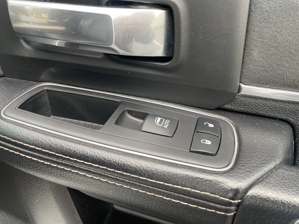 2019 RAM 3500 Laramie Crew Cab 4x4 8' Box