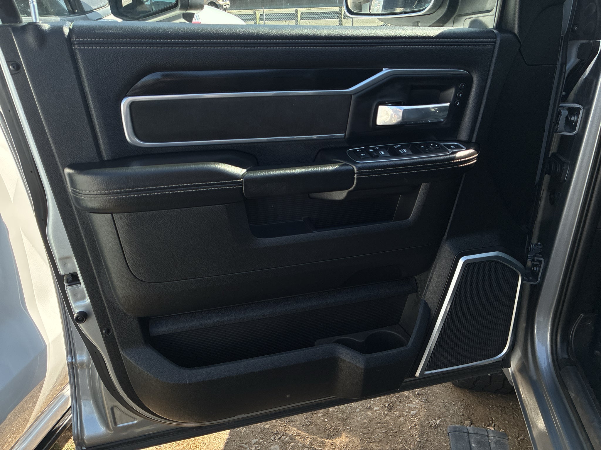 2022 RAM 2500 Laramie Crew Cab 4x4 6'4" Box