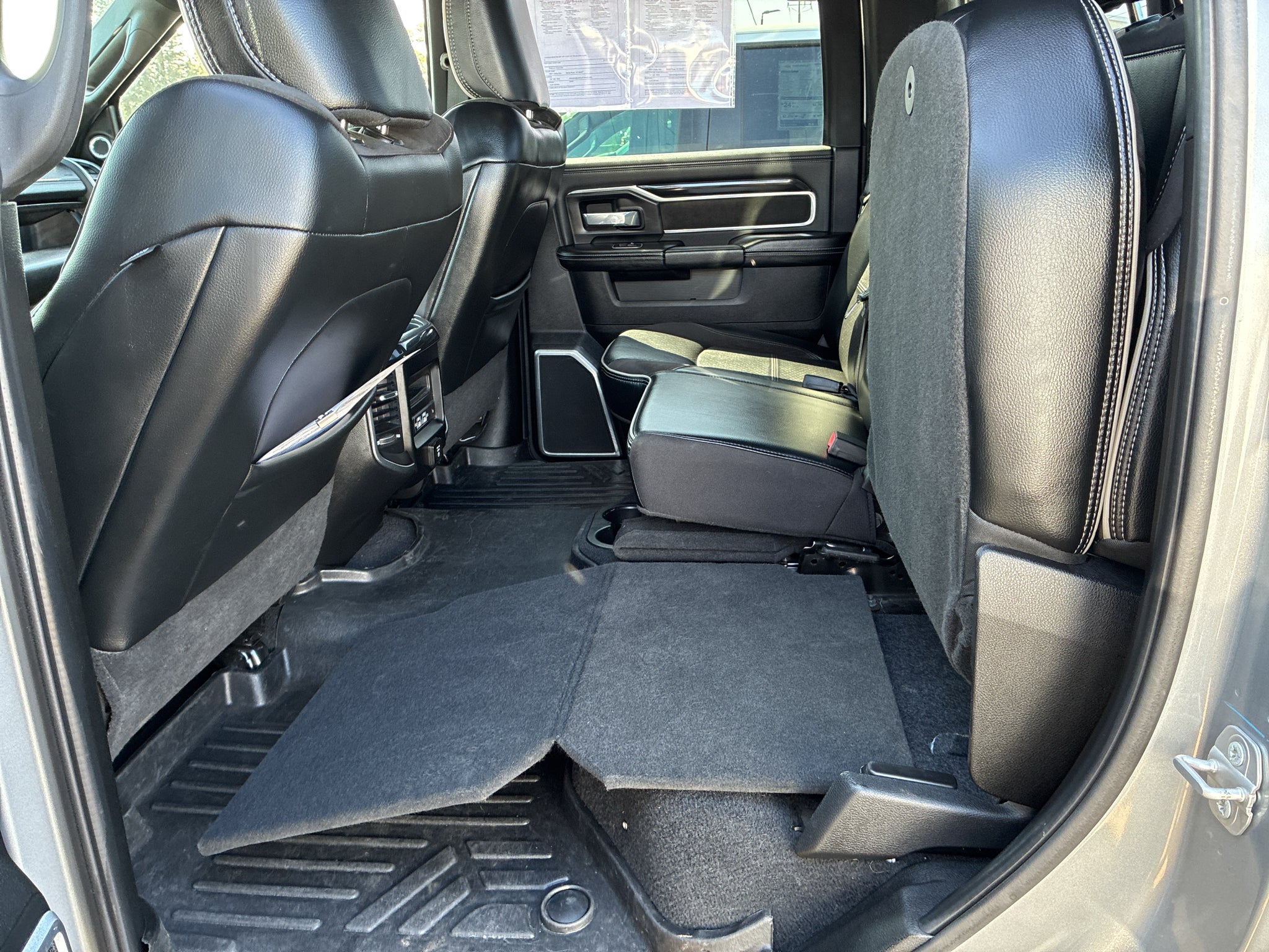 2022 RAM 2500 Laramie Crew Cab 4x4 6'4" Box