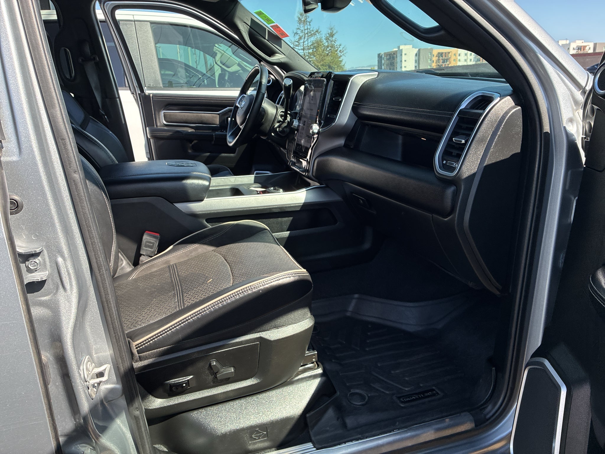 2022 RAM 2500 Laramie Crew Cab 4x4 6'4" Box
