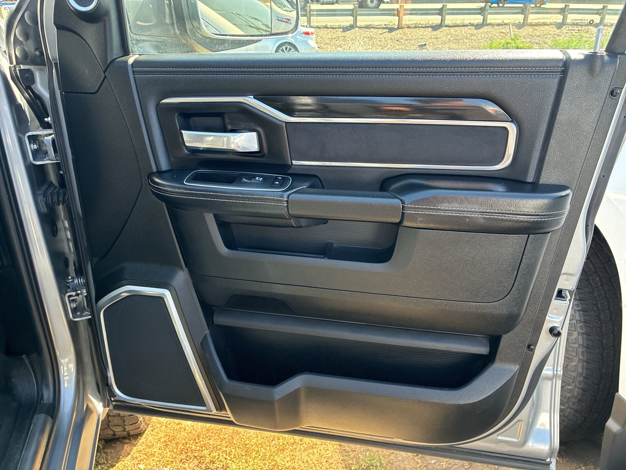 2022 RAM 2500 Laramie Crew Cab 4x4 6'4" Box