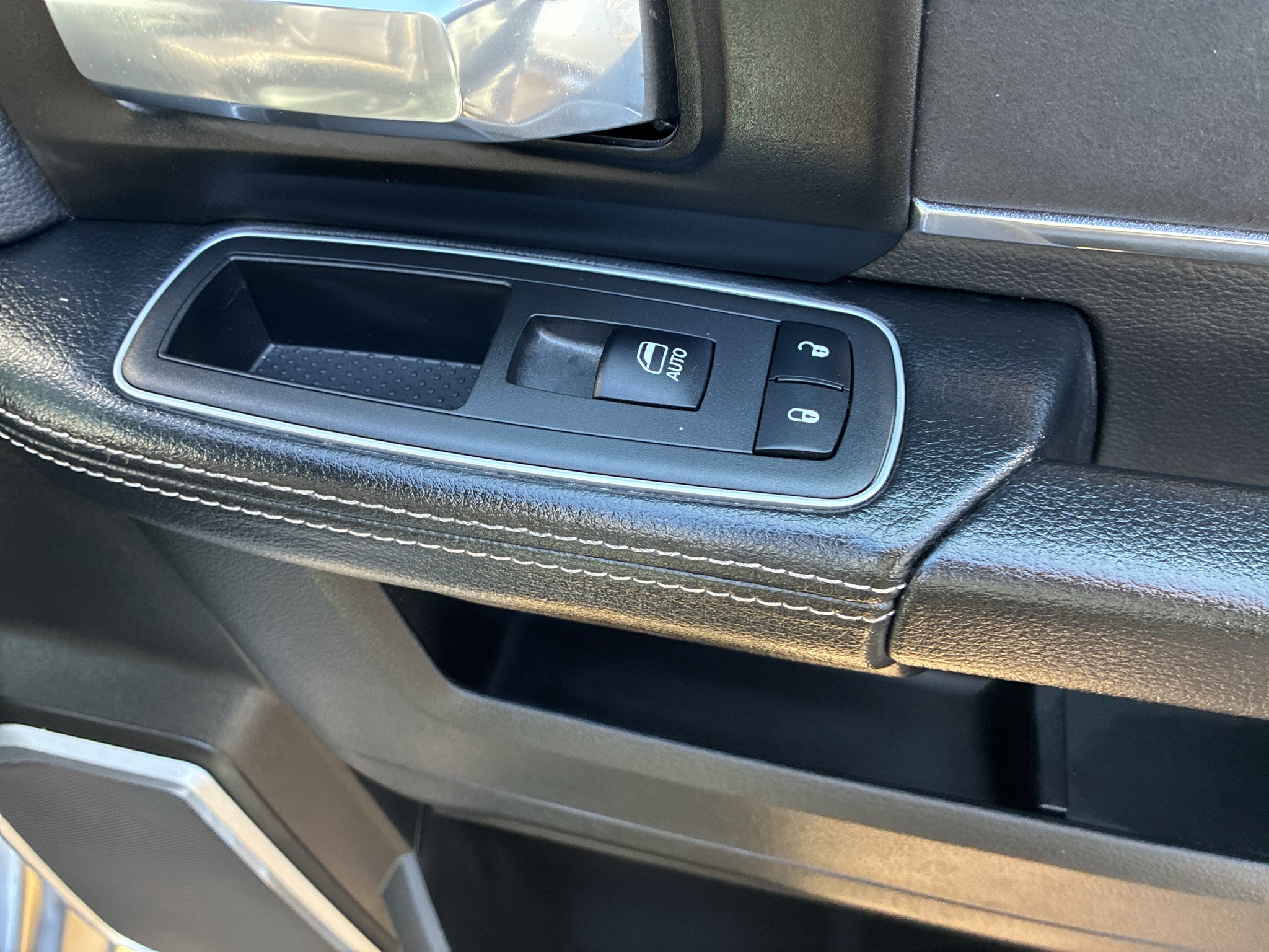 2022 RAM 2500 Laramie Crew Cab 4x4 6'4" Box