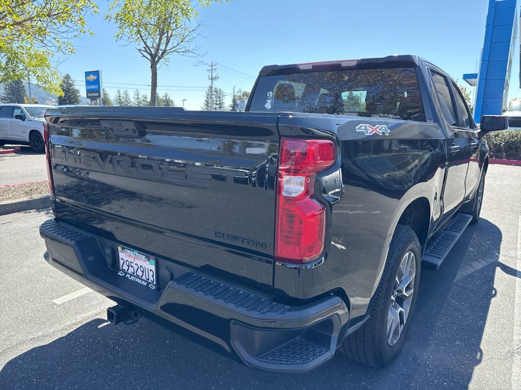 2023 Chevrolet Silverado 1500 Custom