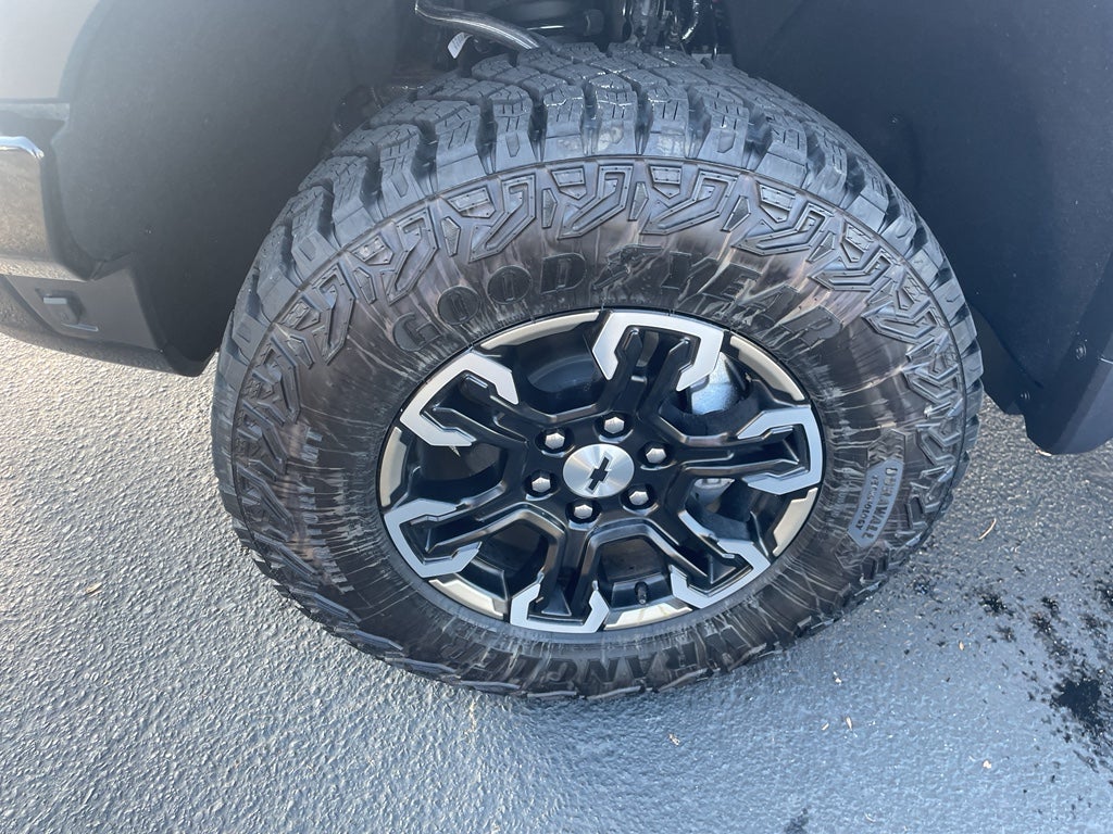 2025 Chevrolet Silverado 1500 ZR2