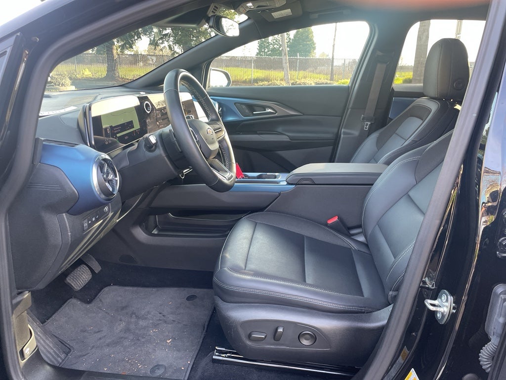 2025 Chevrolet Equinox EV LT