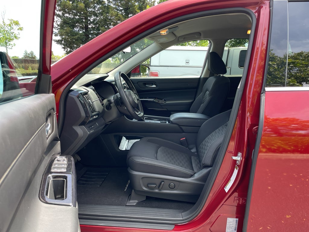 2022 Nissan Pathfinder SV 4WD
