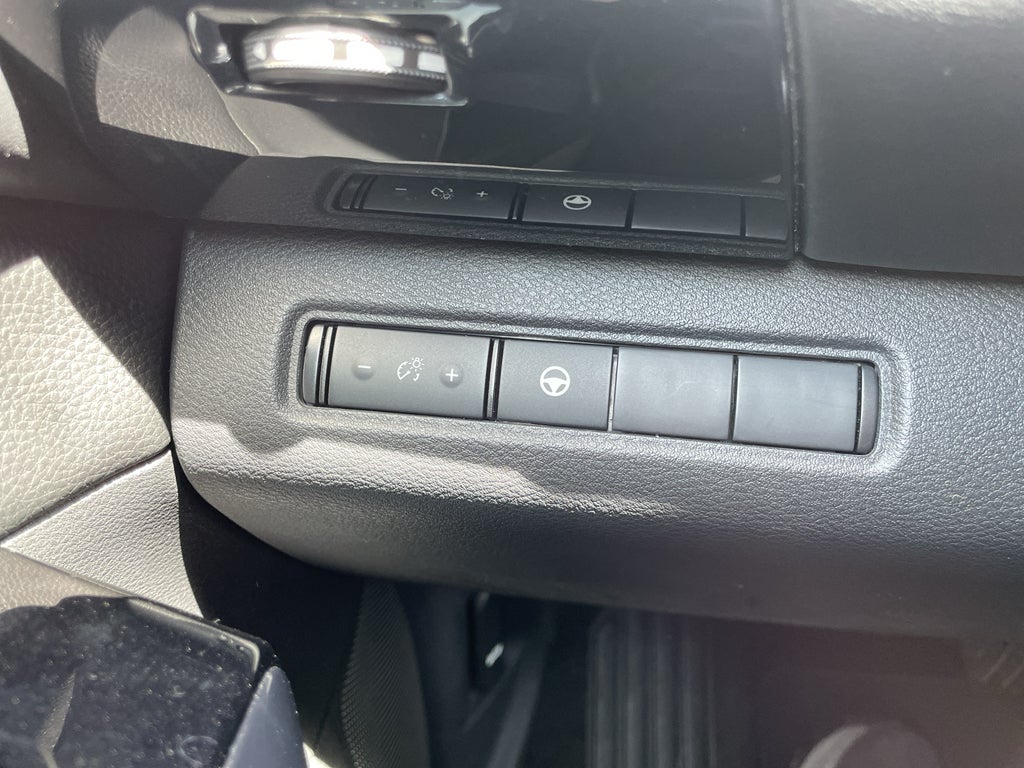 2022 Nissan Pathfinder SV 4WD