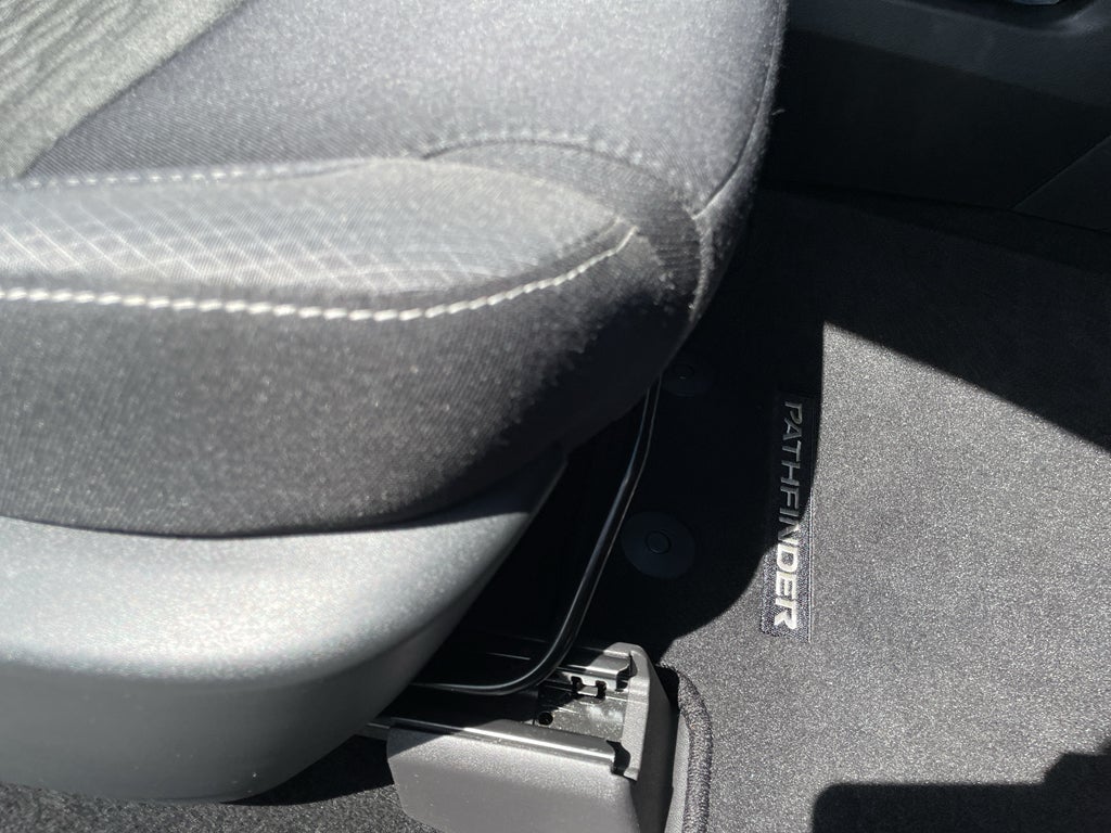 2022 Nissan Pathfinder SV 4WD